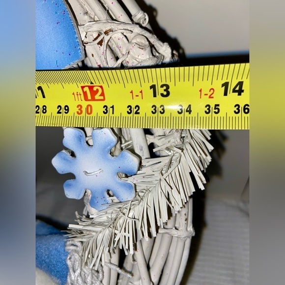 3/75$ Christmas white&blue‎ wicker Door Wreath with Stuffed SnowMan - Picture 3 of 13